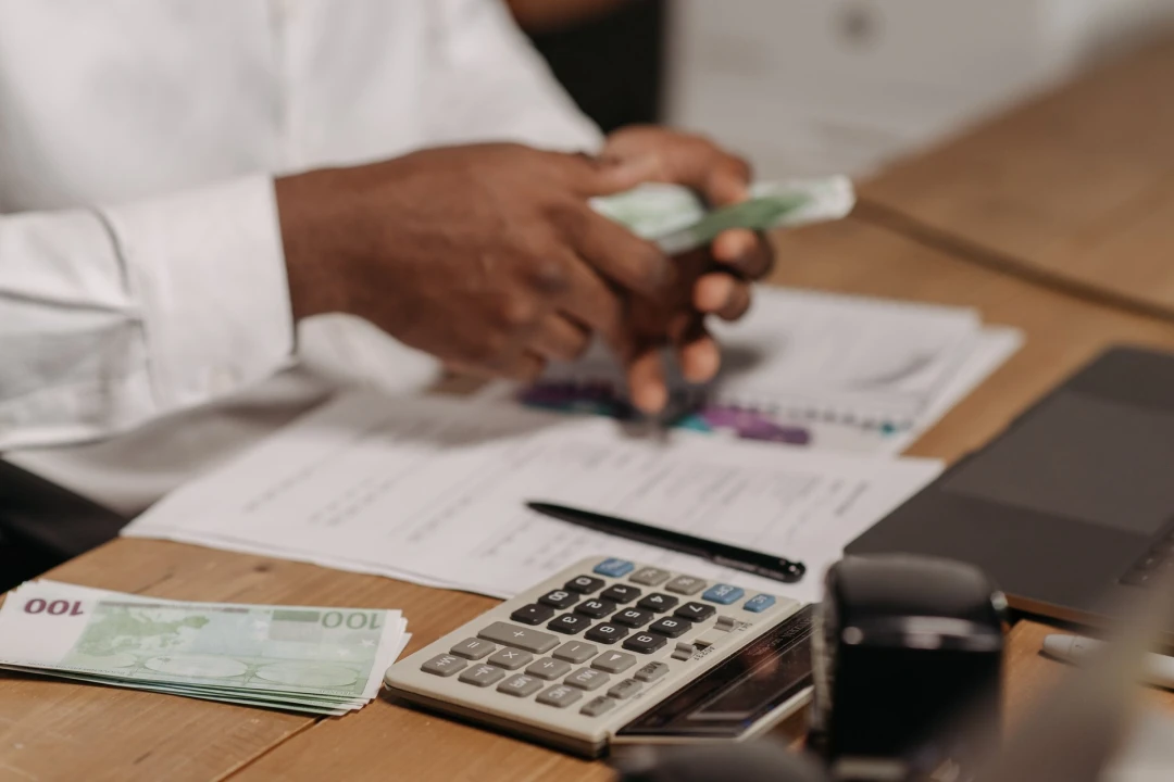 Comment passer de la banque à l'immobilier et réussir sa reconversion