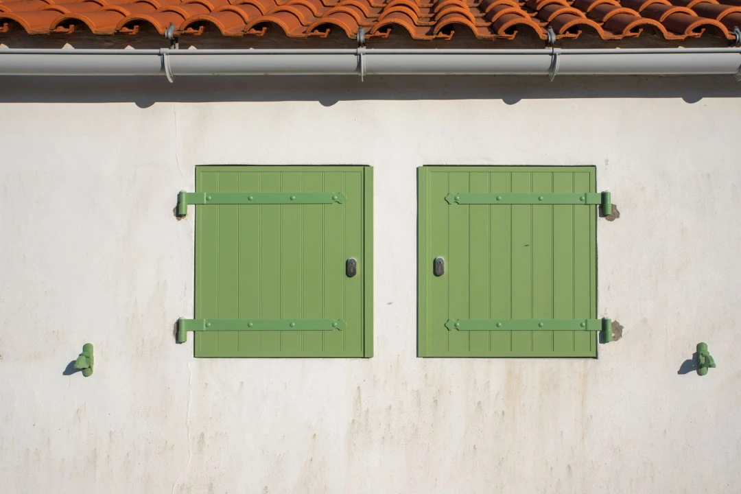 Peinture des volets : les couleurs vertes tendances